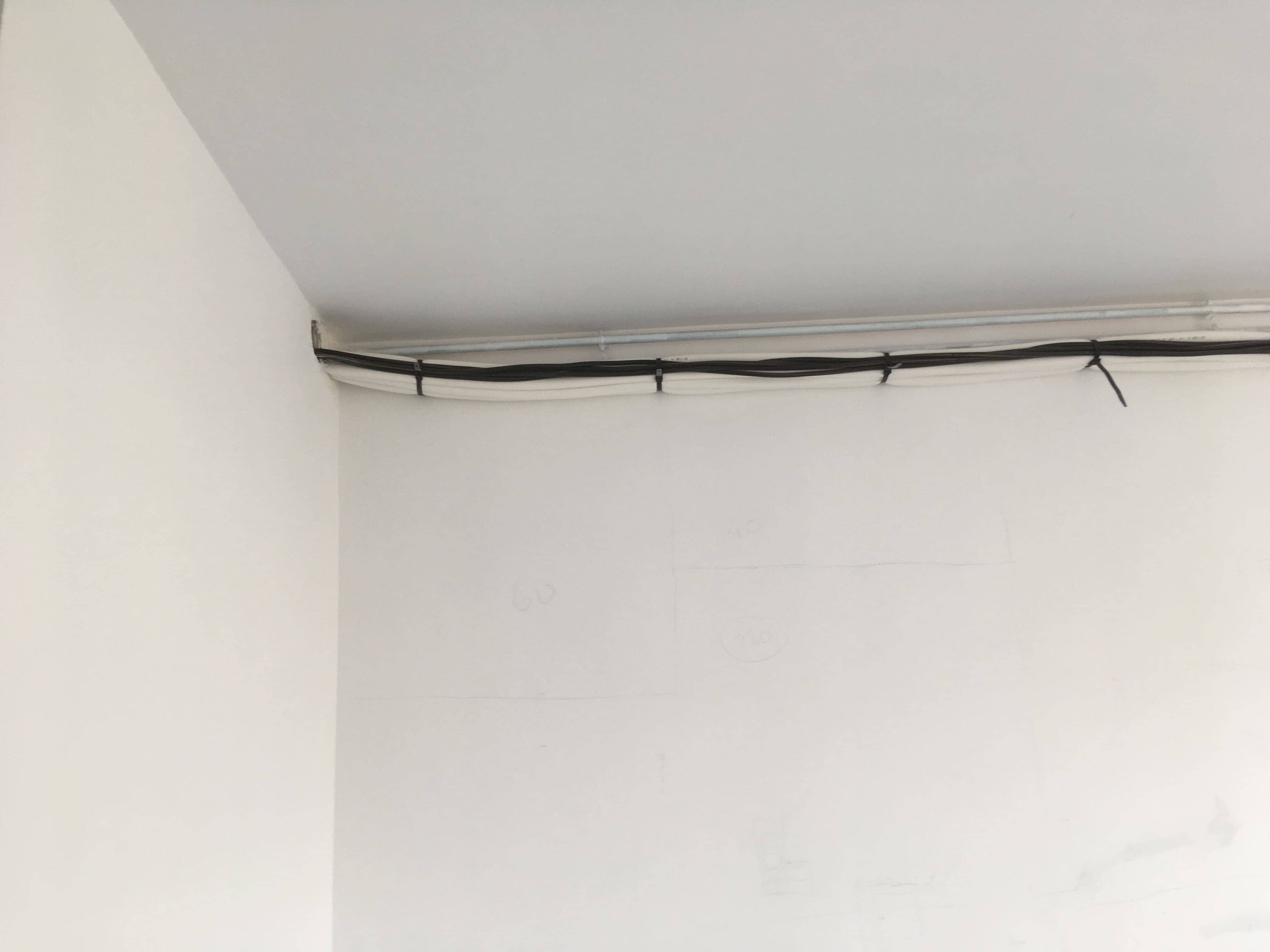 installation de tuyau plafond